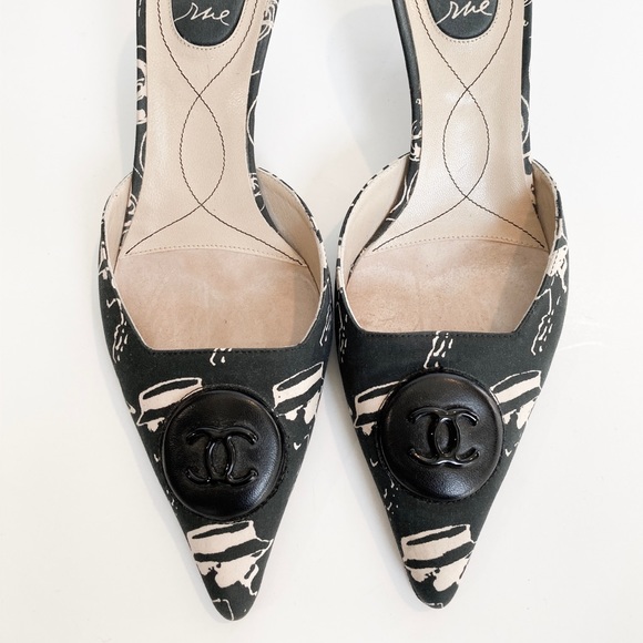 Authentic CHANEL Printed Kitten Heels - Picture 2 of 8
